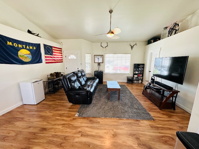 Photo - 1560 Peregrine Dr