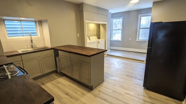 Photo - 58 Mann Ave Unit 2