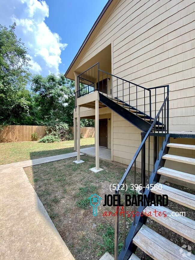 Building Photo - 1632 Post Rd Unit 1632 Post Road -Apt. 2