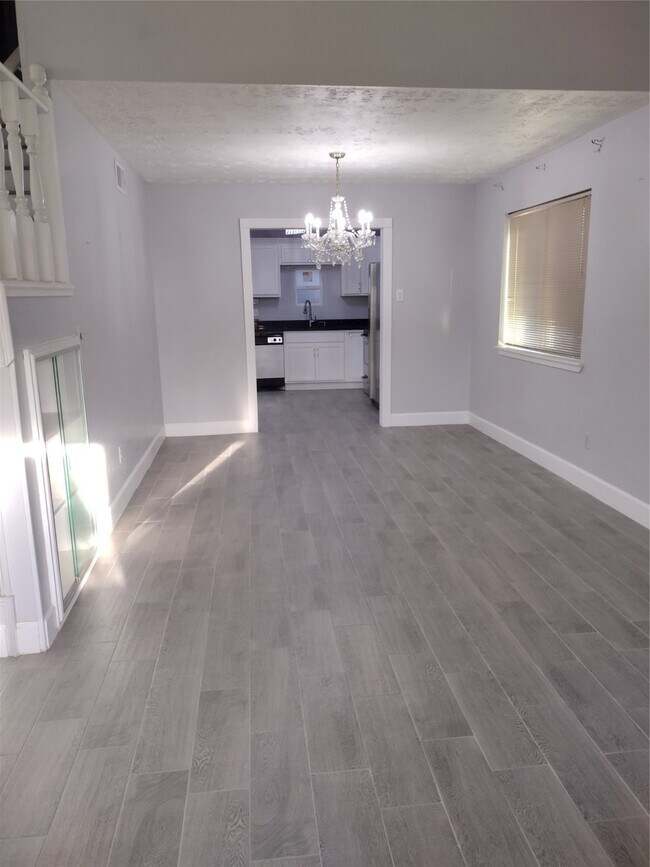 Photo - 7514 Wovenwood Ln