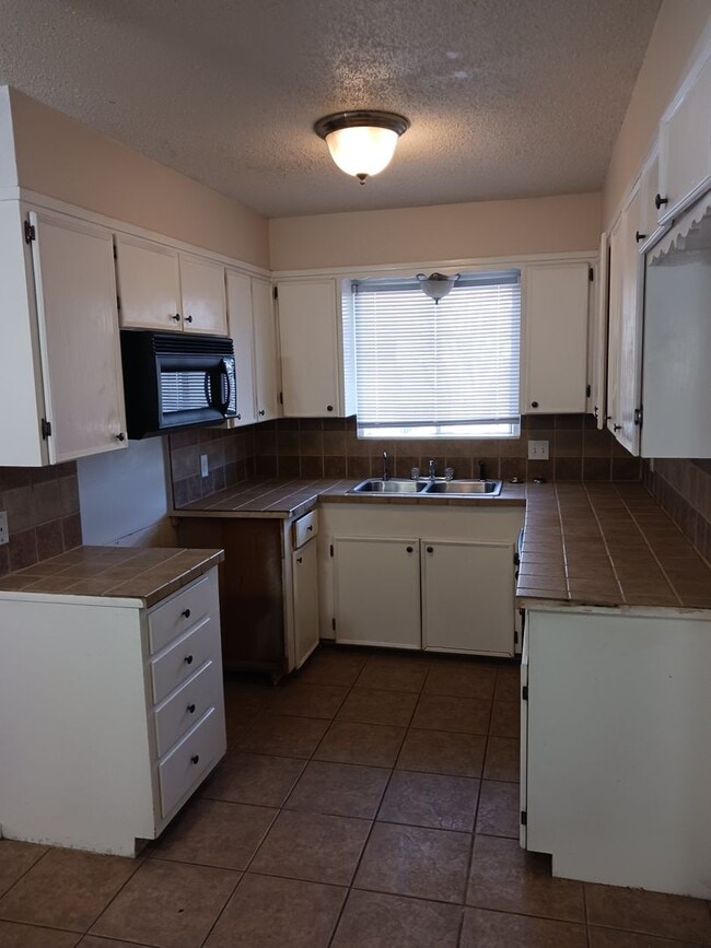 Photo - 282 Mockingbird Ln