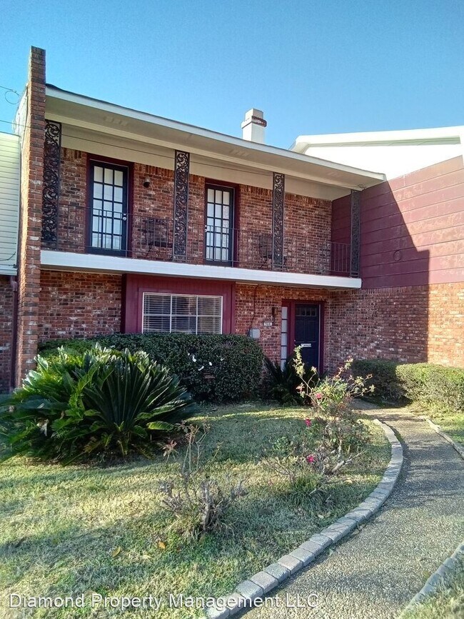 3 br, 2.5 bath House 906 E. Kings Hwy Rental Para alquiler en