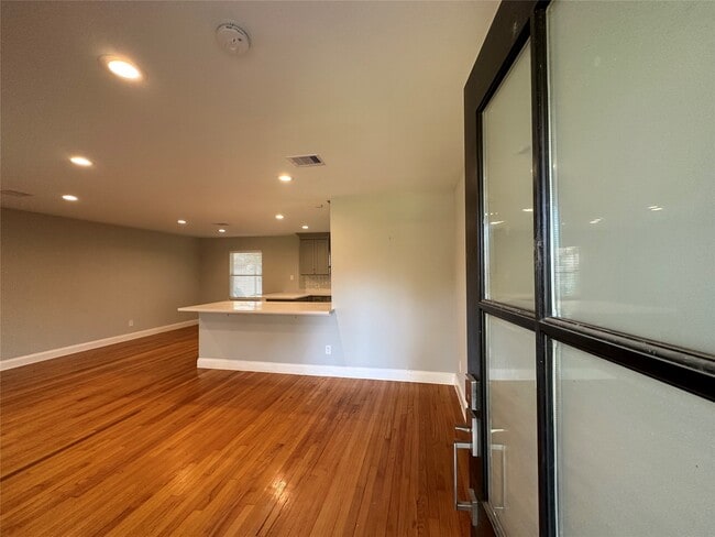 Photo - 1701 Buchanan St