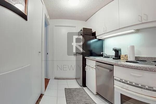 Photo - 150 W 51st St Unit 2812