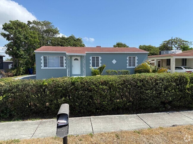 Building Photo - New Rental Listing in Riviera Beach, FL!