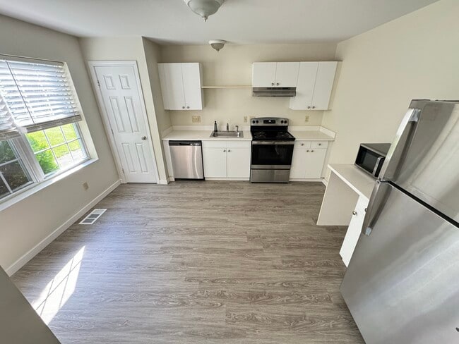 Photo - Marshfield Apartments