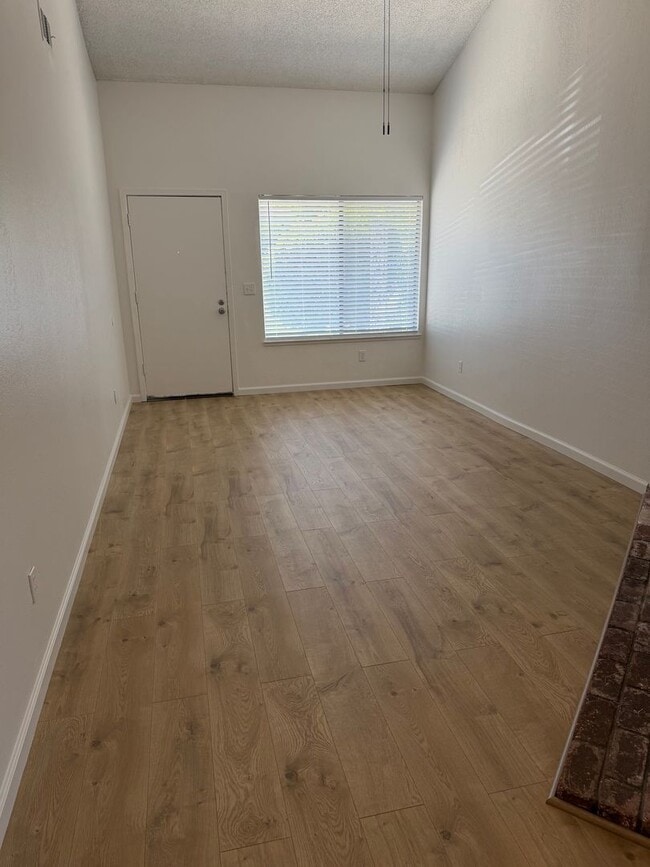 Photo - Fair Oaks 2bd/2ba Duplex with Garage
