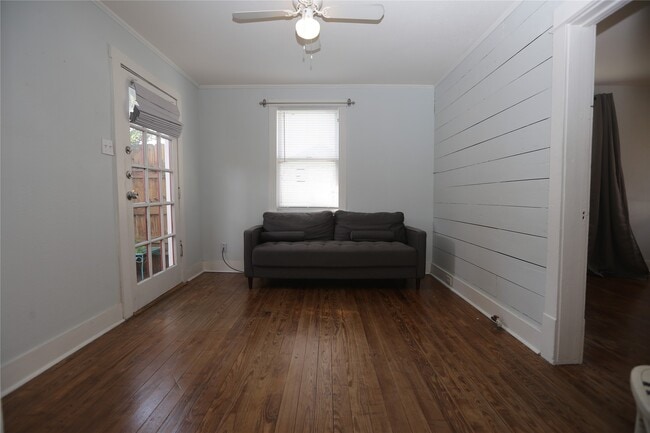 Building Photo - 1404 26th St Rental