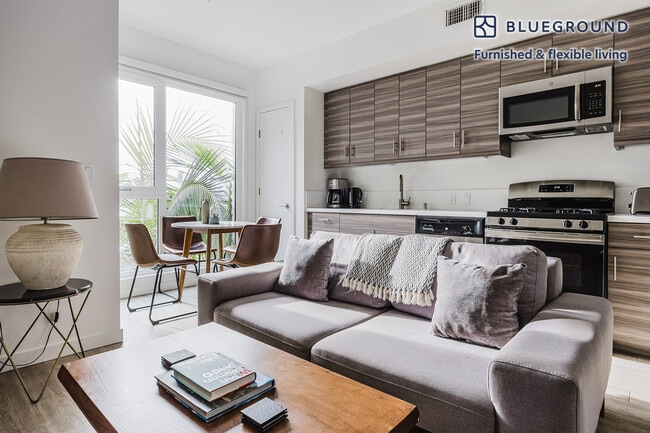 Building Photo - 12035 Wilshire Blvd Rental