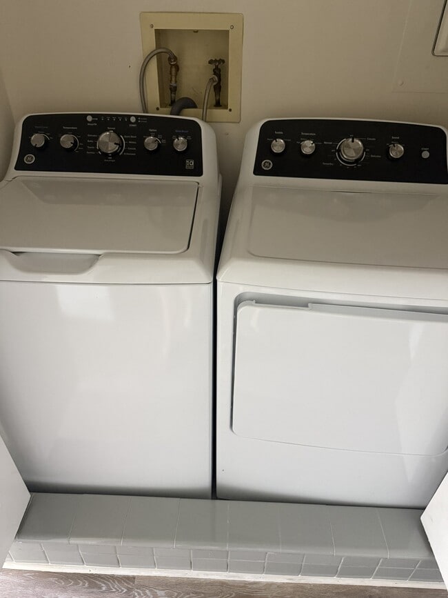 75 E Main St Unit 3