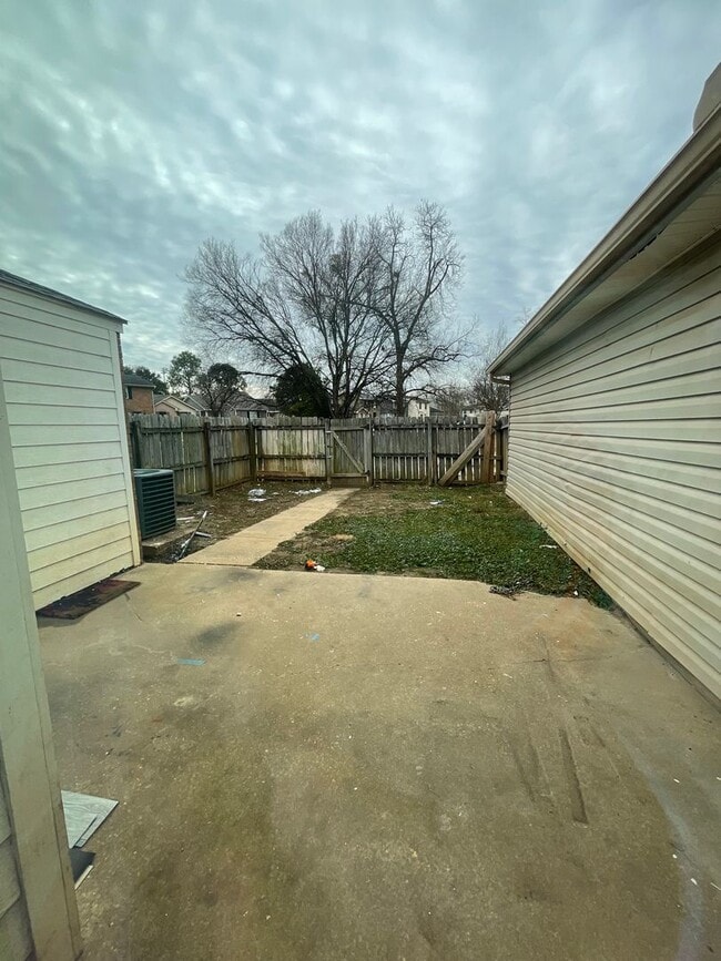Photo - ** 3 bed 2.5 bath townhouse located by ACA...