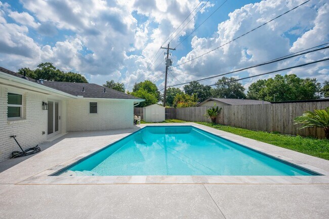 Photo - 5221 Libbey Dr