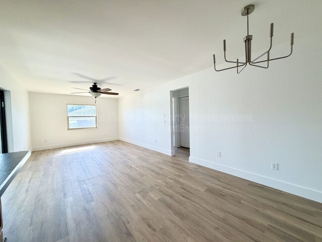 Photo - 947 N Atmore Cir