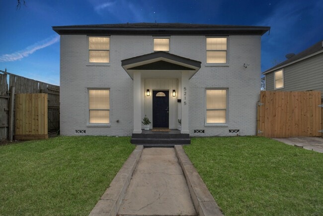 Building Photo - 5215 Palmer St Rental