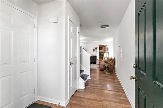 Photo - 2760 Englewood Dr