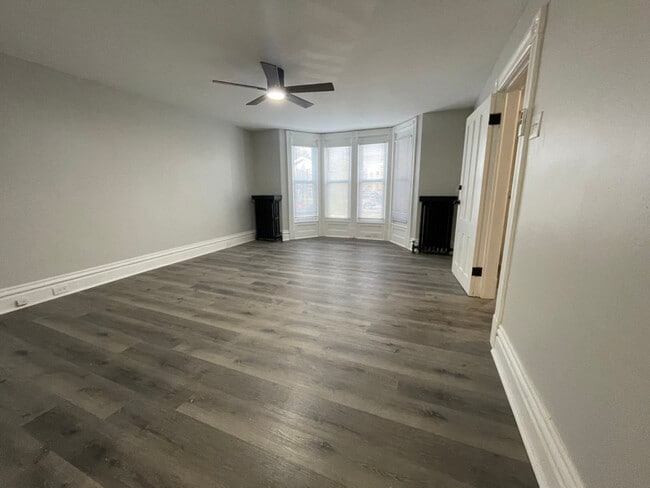 Photo - 65 Hudson Ave Apartamento Unidad / 1st Floor