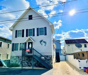 61 Fielder Ave