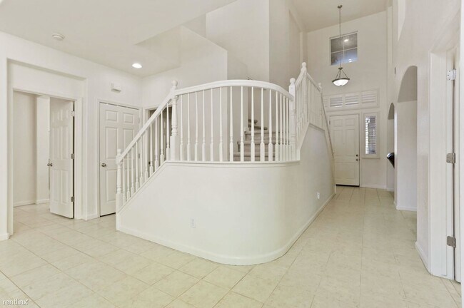 5 br, 3.5 bath House - 1824 Belmont Place