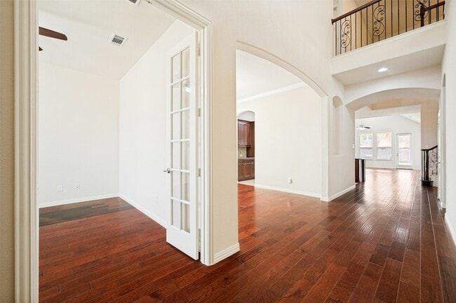 Photo - 10809 Grecian Dr