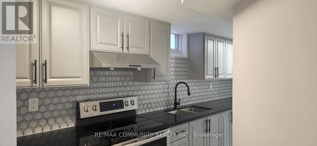 Photo - 24 Sandham Crescent