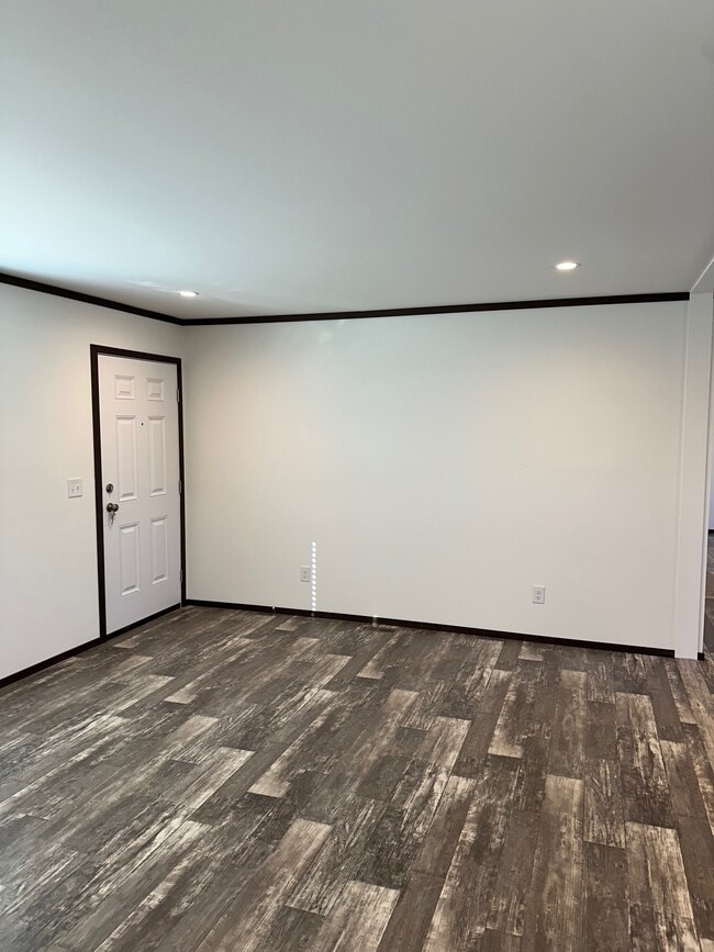 Photo - 204 Paradise Ter