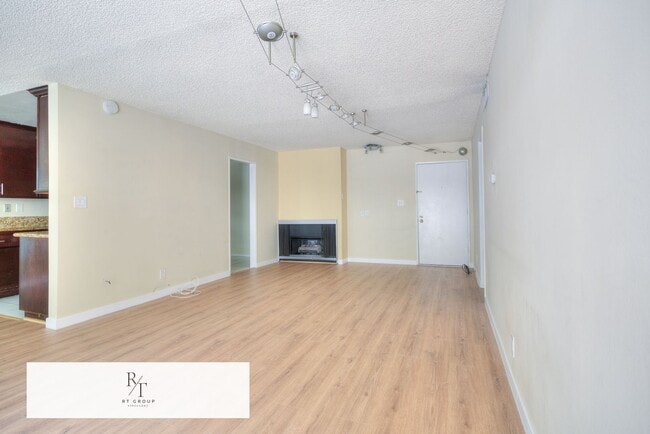 Photo - Beautiful 2BR/2BA Home in Pasadena – Prime Location! Unit 104