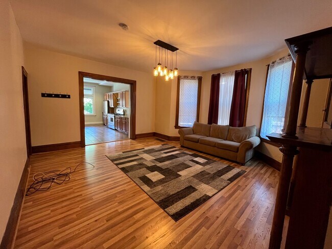 Photo - 347 Stratford Ave Unit #1