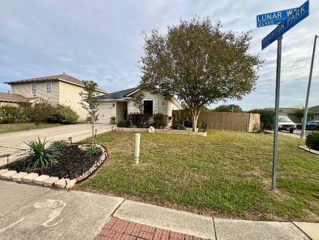 Photo - 6947 Lunar Way