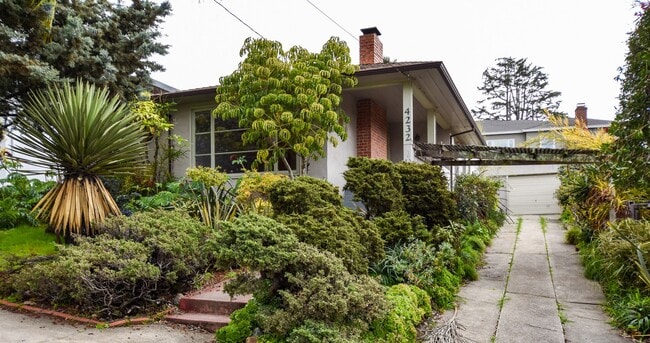 Photo - 4232 Laguna Ave