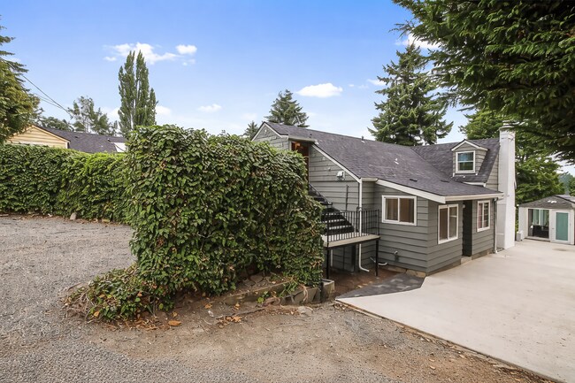 Photo - Sand Point Apartments Unidad A