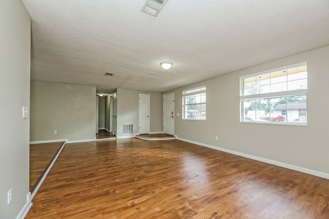 Photo - 2819 Kiowa Ave