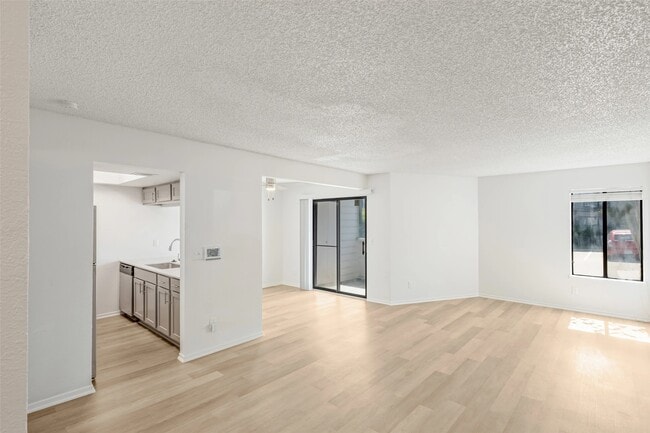 Photo - 4600 W Pioneer Dr Unit 412