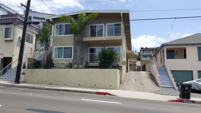 Building Photo - 1850 Pacific Coast Hwy Unit 3