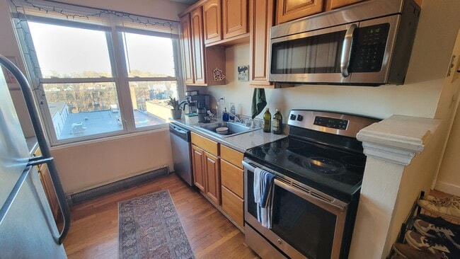 Photo - Davis Building