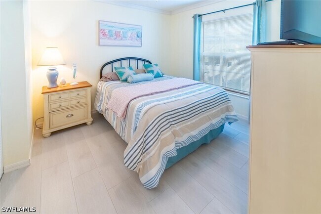 774 Wiggins Lake Dr Unit 106