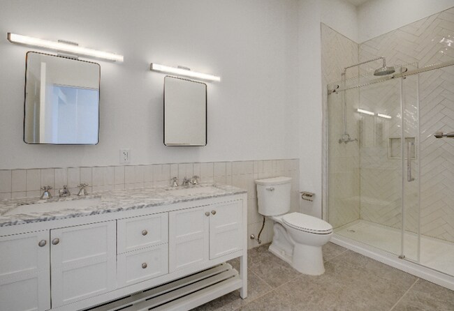 Photo - 1851 N Howard St Unidad A111