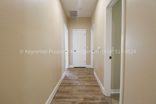 Photo - Large 3 Bed | 3 Bath | Jenks