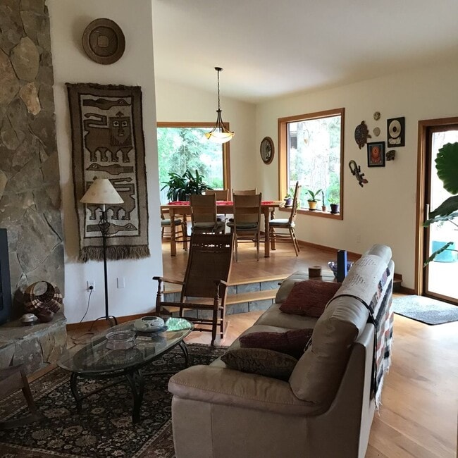 Photo - SEASONAL FURNISHED SHORT TERM RENTAL Offer...