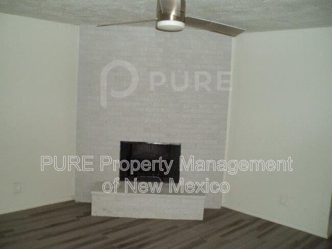 Photo - 6216 Leslie Pl NE