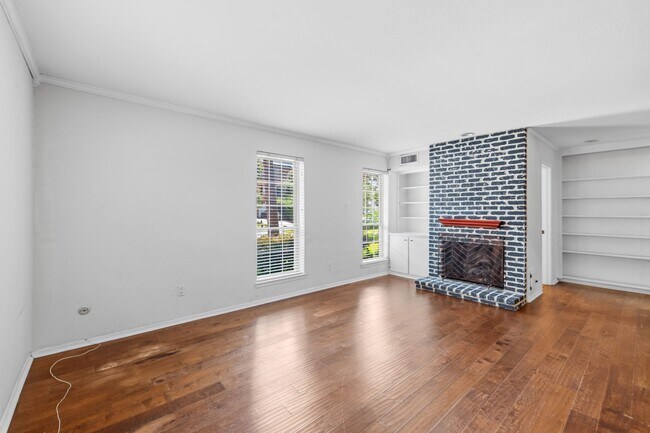 5534 Beverly Hill St Unit 8
