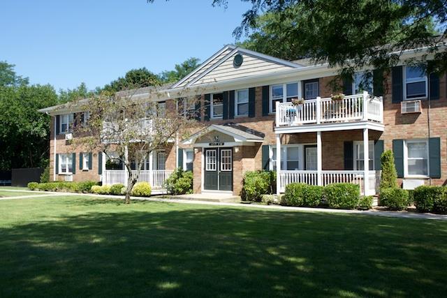 Photo - 1355 Roanoke Ave Apartment Unit 2G