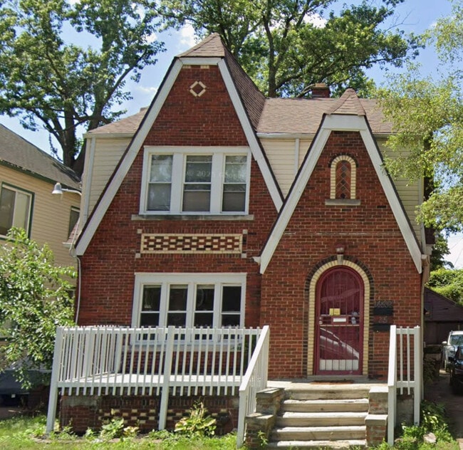 Building Photo - 14535 Mettetal St
