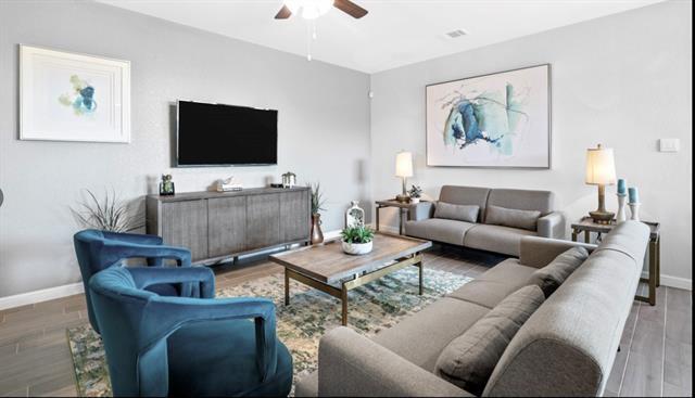 Photo - 309 Crowfoot Dr