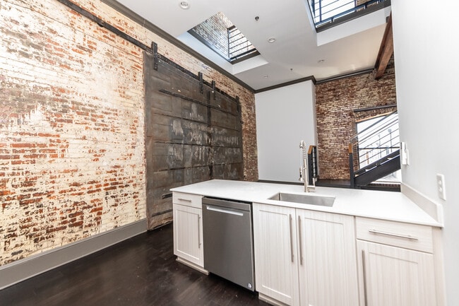 Building Photo - The Lofts at Empire Yard