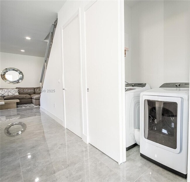 Photo - 3461 SW 25th St