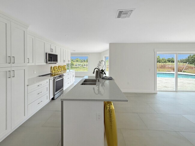Photo - 6950 Overlook Dr