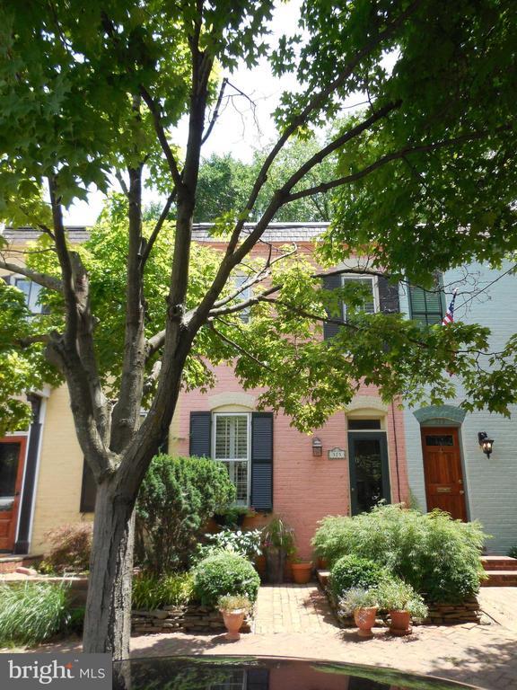 Photo - 325 N Royal St