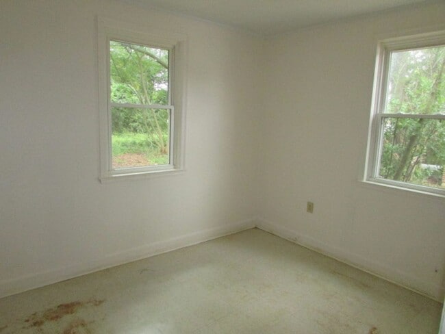 Photo - 643 Miller Rd Unidad B