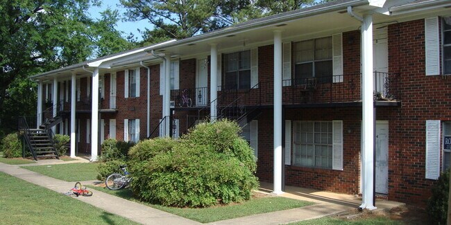 Edgemont Apartments - Edgemont Apartments Unit 4