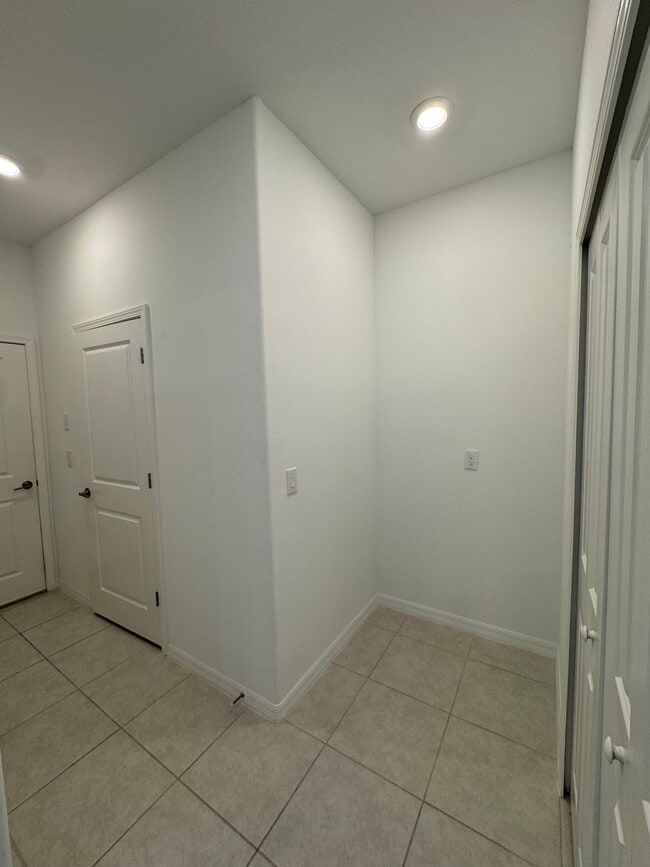 Photo - 32100 Pop Ash Pl